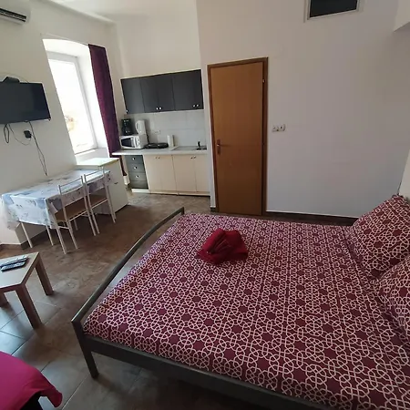Dejan Apartments-top Centar-old Town-low Budget * Pola
