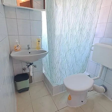 Dejan Apartments-top Centar-old Town-low Budget Apartament *