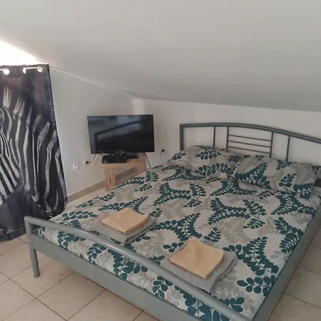 Dejan Apartments-top Centar-old Town-low Budget * Pola