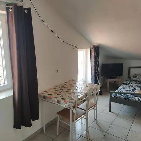 Dejan Apartments-top Centar-old Town-low Budget Apartament