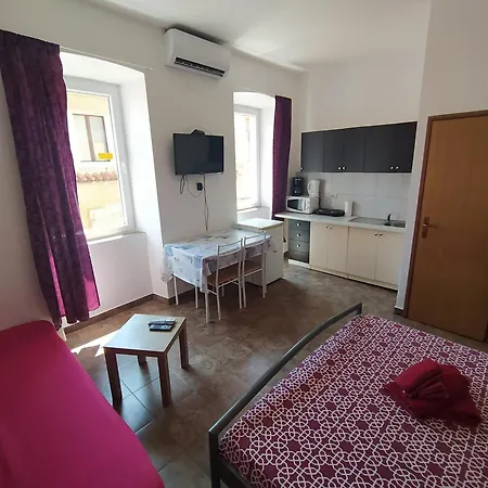 Dejan 2-top Centar-old Town
