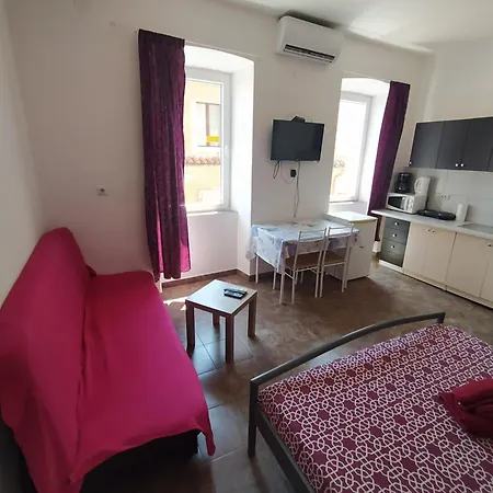 Apartament Dejan Apartments-top Centar-old Town-low Budget Pula