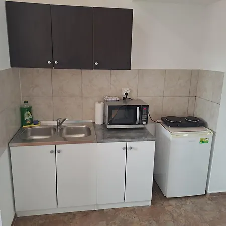 Dejan Apartments-top Centar-old Town-low Budget Пула