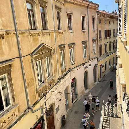 Dejan 2-top Centar-old Town Апартаменты *