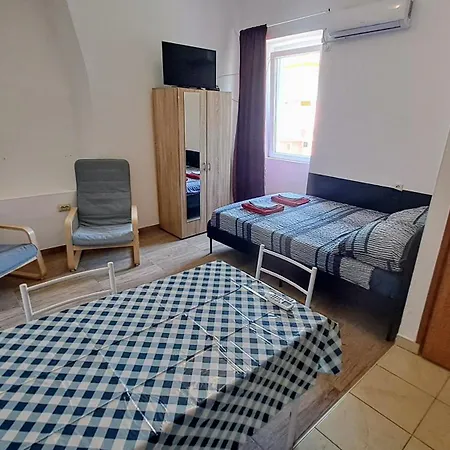 Dejan 2-top Centar-old Town Апартаменты Пула