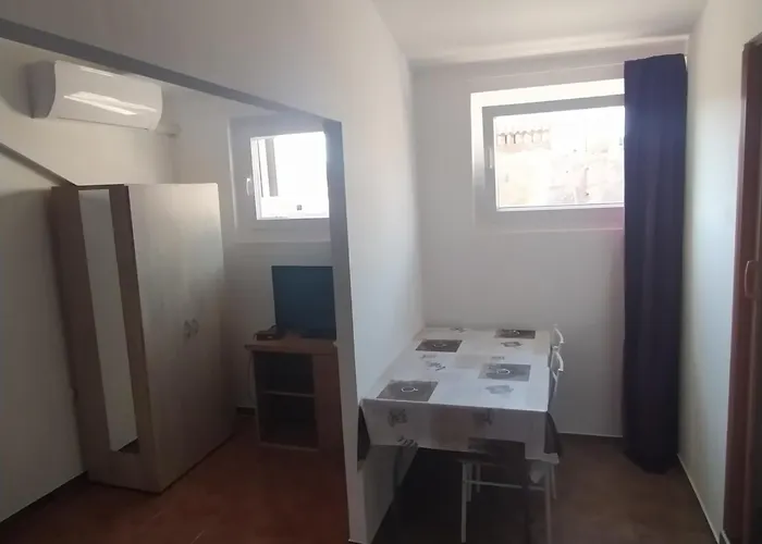 Dejan Apartments-top Centar-old Town-low Budget 아파트