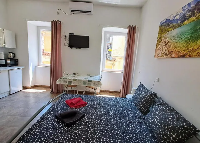아파트 Dejan Apartments-top Centar-old Town-low Budget *