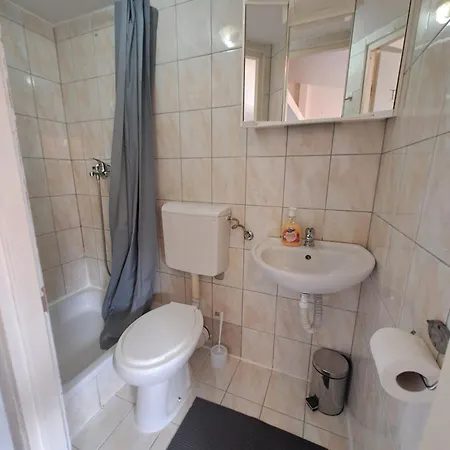 Dejan Apartments-top Centar-old Town-low Budget Apartamento