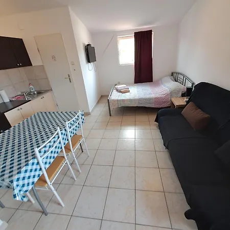 Dejan Apartments-top Centar-old Town-low Budget Apartment *
