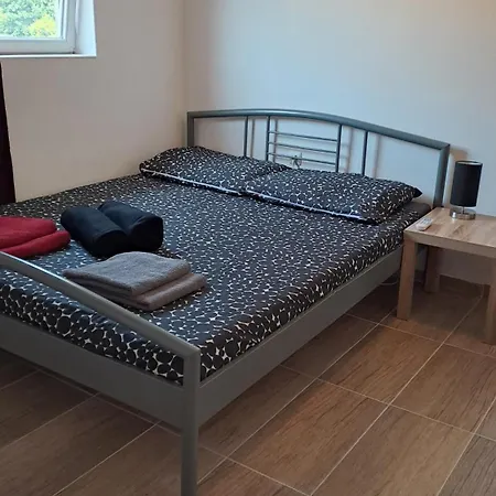 Apartment Dejan Apartments-top Centar-old Town-low Budget Pula