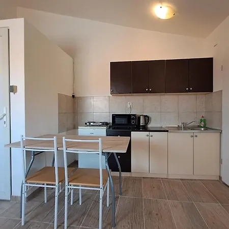 Dejan Apartments-top Centar-old Town-low Budget Pula