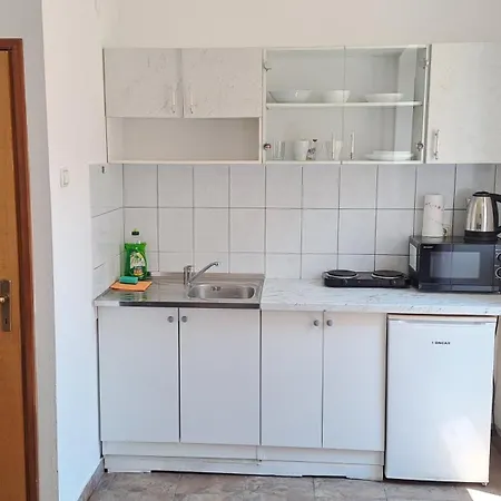 Dejan Apartments-top Centar-old Town-low Budget Apartamento